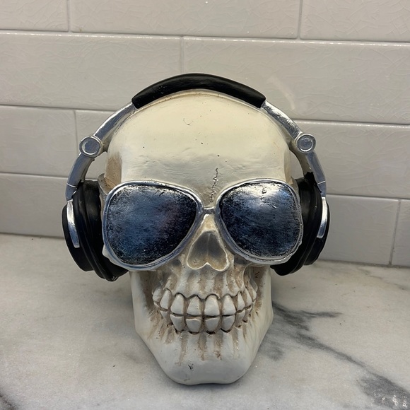 Other - Rockin’ Skull new with tags